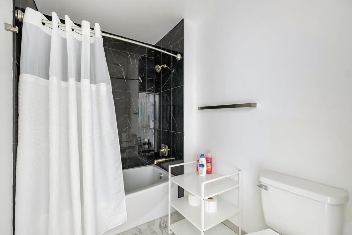 4B 3Ba Premium Family Apartment With Gym Шарлотт Экстерьер фото